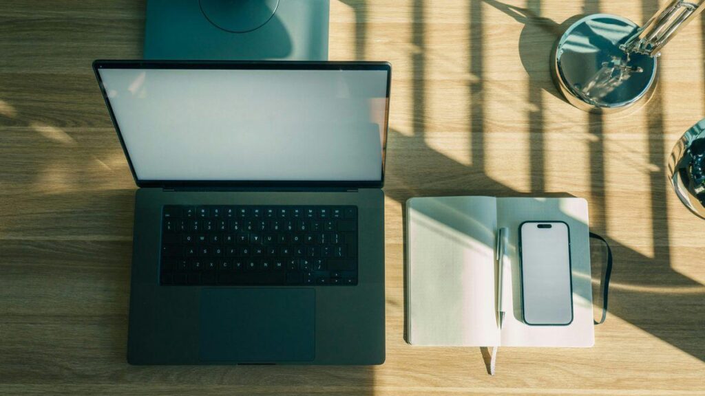 Clean laptop workspace for finding remote jobs online