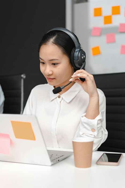 Amazon customer support agent helping customers online
