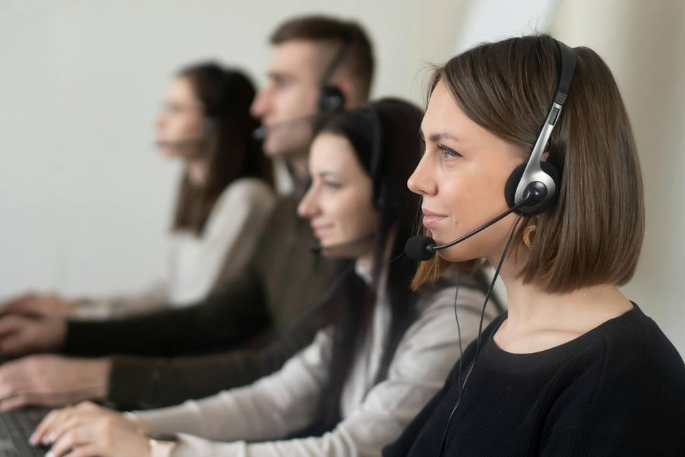 AI Customer Support Jobs for Beginners remote support workspace